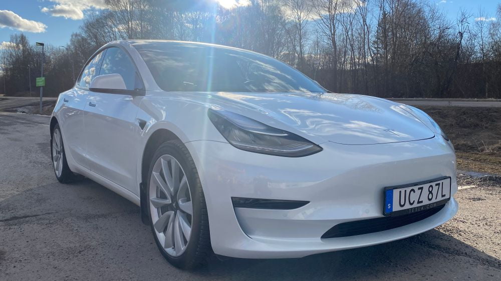 Tesla-model3-chromedelete-solljus
